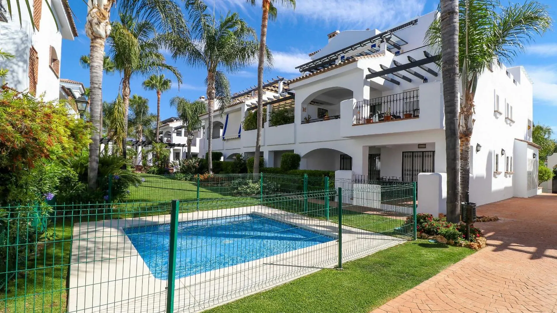 Apartment La Goleta - San Pedro Beachside, 200M Beach Marbella